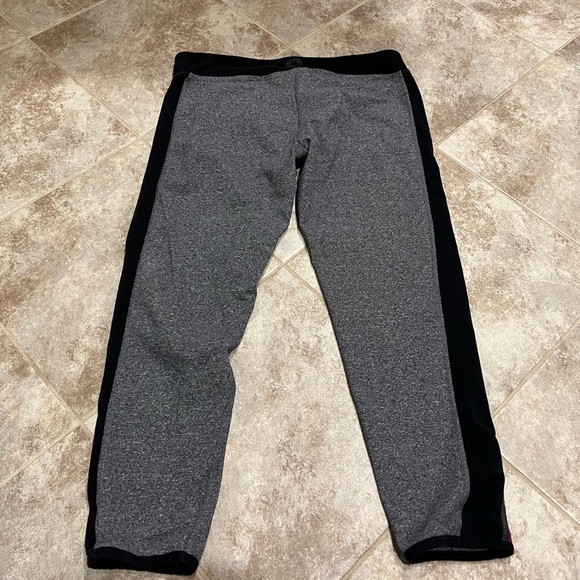 GH Bass capri crop leggings mid rise black purple gray stripe stretch large - Picture 2 of 9